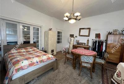 Casa individuala cu 4 camere si teren 900 mp zona Calea Poplacii - 13