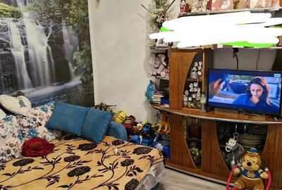 Doua corpuri de casa in curte comuna bd Marasesti - 2