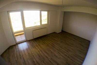 Apartament cu 3 camere decomandat în Cug