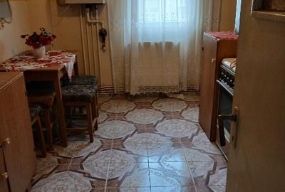Apartament cu 4 camere decomandat în Periferie - 3