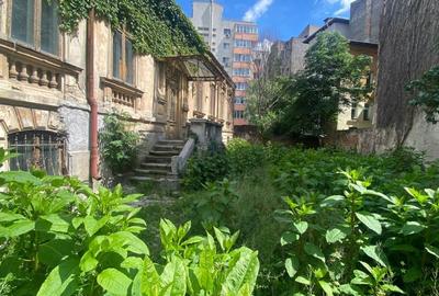 Casă individuală cu 8 camere cu Canalizare în Moșilor - 9