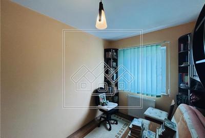 Apartament cu 3 camere decomandat în Valea Aurie - 9