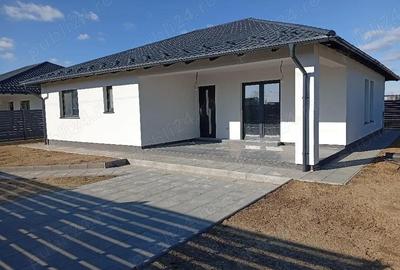 Casă cu Teren 400 Mp în Bradu - 3