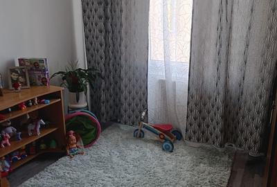 Apartament cu 4 camere semidecomandat în Apărătorii Patriei - 2