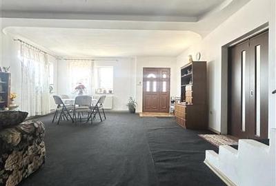 Casă individuală cu 5 camere cu Canalizare în Central - 37