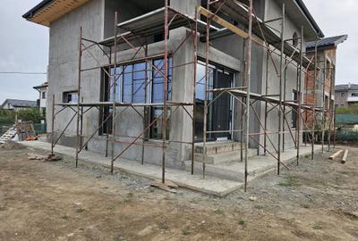 Casă cu 4 camere în Valea Adâncă - 1