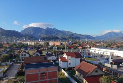 CASĂ PREMIUM | ARHITECTURĂ MINIMALISTĂ | 10 KM -> BRAȘOV / 190 M -> LIDL | 0% C - 17
