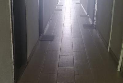 Garsonieră decomandată în 1 Mai