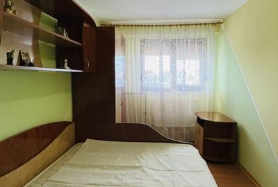 Apartament cu 3 camere decomandat în - 9