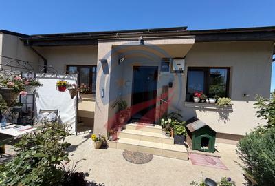 Casă cu 3 camere cu Canalizare în Bariera Vâlcii - 2