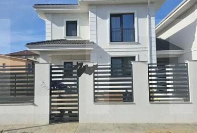 Casă cu 4 camere cu Teren 340 Mp în Moșnița Nouă