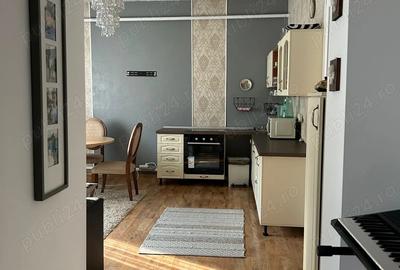 Casa de vanzare , Zalau , ultracentral , 250 m2 ( total suprafa?a 800m2),linga primarie . - 3