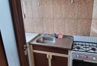 Garsonieră decomandată în Central