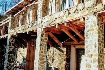 Casă cu 5 camere cu Teren 549 Mp în Central - 10