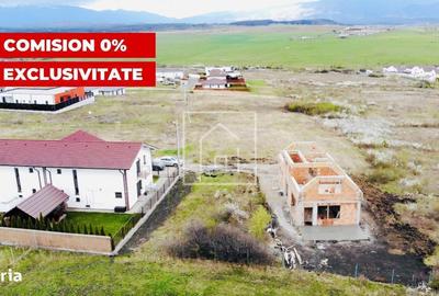 Casă cu 4 camere decomandat în Roșia