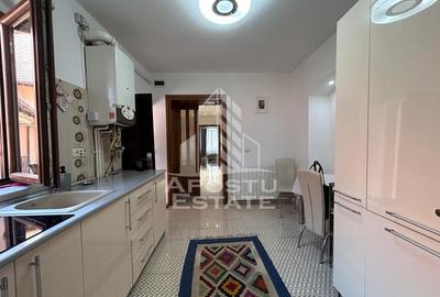 Apartament cu 2 camere semidecomandat în P-ța Unirii - 1