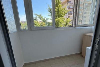 Inchiriez apartament 2 camere, central, Pite?ti strada I.C.Bratianu - 5