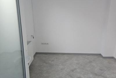 Spațiu comercial, de 36 mp, în Central - 4
