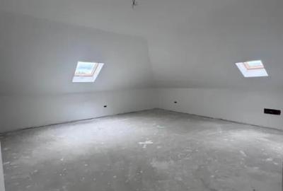 Casă cu 5 camere cu Teren 800 Mp în Horodnic - 1