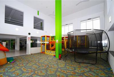 Cladire multifunctionala cu piscina premium in centru... - 12