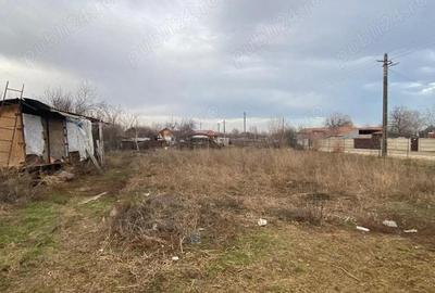 Casă cu Teren 1300 Mp în Central - 1