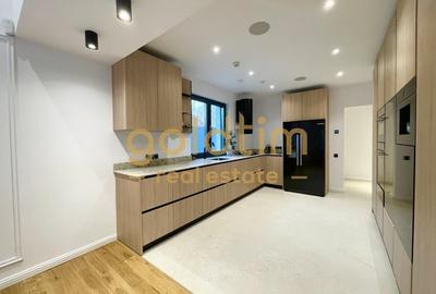 UNICA/ABSOLUT SUPERBA/ VILA INDIVIDUALA/IANCU NICOLAE/CURTE GENEROASA - 49