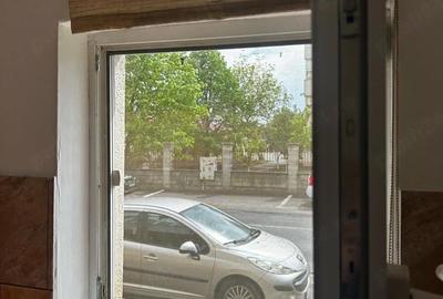 Garsonieră decomandată în Confecții - 10