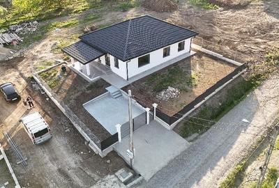 Casă cu 4 camere în Mănăstirea Doamnei - 1