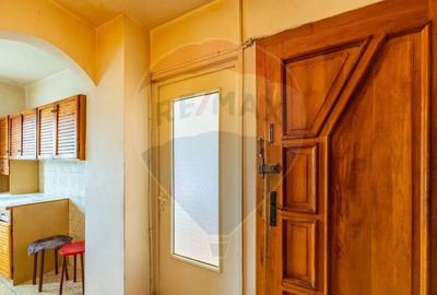 Apartament 3 camere zona 300, Micalaca, B-dul N. Titulescu - 16