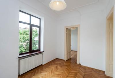 Inchiriere 4 camere , rezidential / birou, cladire interbelica, Piata Victoriei - 13