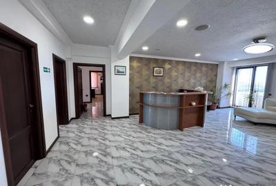 Apartament cu 5 camere decomandat în Km 4 - 2