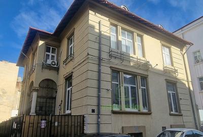 Apartament superb pe doua nivele, renovat integral, in vila, curte proprie, Grad - 21