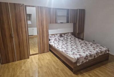 Apartament cu 4 camere decomandat în Central - 2