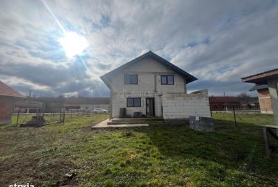 Casă cu 5 camere cu Teren 1414 Mp în Știuca - 19