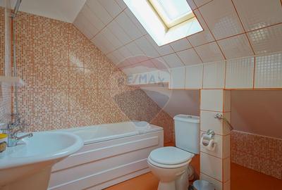 Casa / Vila de vanzare in Rasnov, afacere-Pensiune clasificata - 8