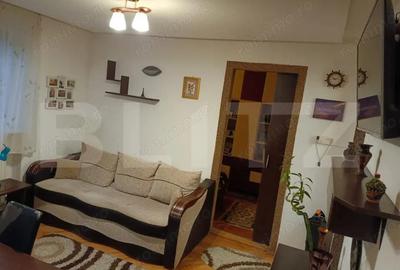 Apartament cu 3 camere decomandat în Rovinari