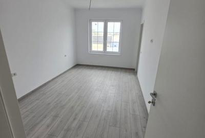 Casă cu 4 camere în Moșnița Nouă - 4
