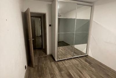 Apartament cu 3 camere decomandat în Micro 4 - 4