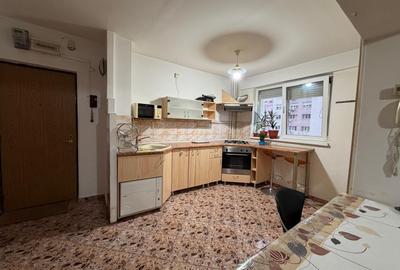 Apartament cu 3 camere decomandat în 1 Decembrie 1918 - 12