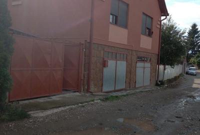 Casă cu 4 camere în Central - 2