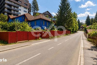 Casă cu 9 camere cu Teren 1766 Mp în Central - 1