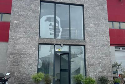 Spațiu comercial, de 250 mp, în Central