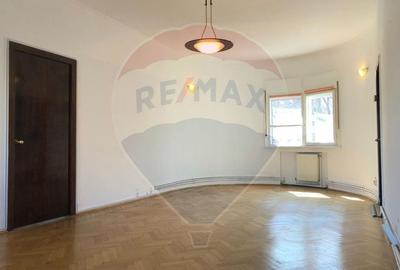 Apartament cu 4 camere nemobilat in P-ta Victoriei langa Orange - 17