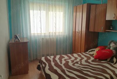 Inchiriez apartament zona Sud Focsani - 2