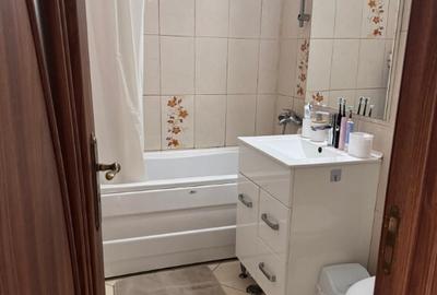 Vanzare apartament 3 camere complet utilat+ garaj - 9