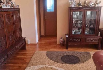 Apartament cu 3 camere în Central - 1