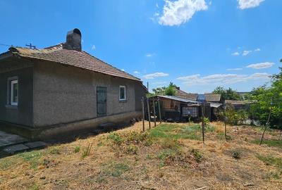 Casă cu 4 camere cu Teren 909 Mp în Central - 8