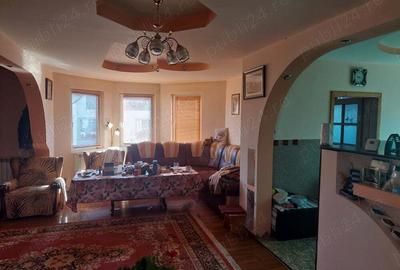 Casa la cheie in Radau?i complet mobilata - 2