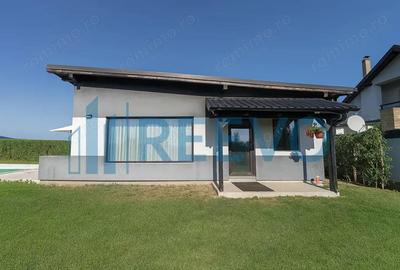 Casă cu 5 camere cu Teren 1300 Mp în Hemeiuș - 1