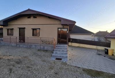 Casă cu Teren 1281 Mp în Săliște - 2